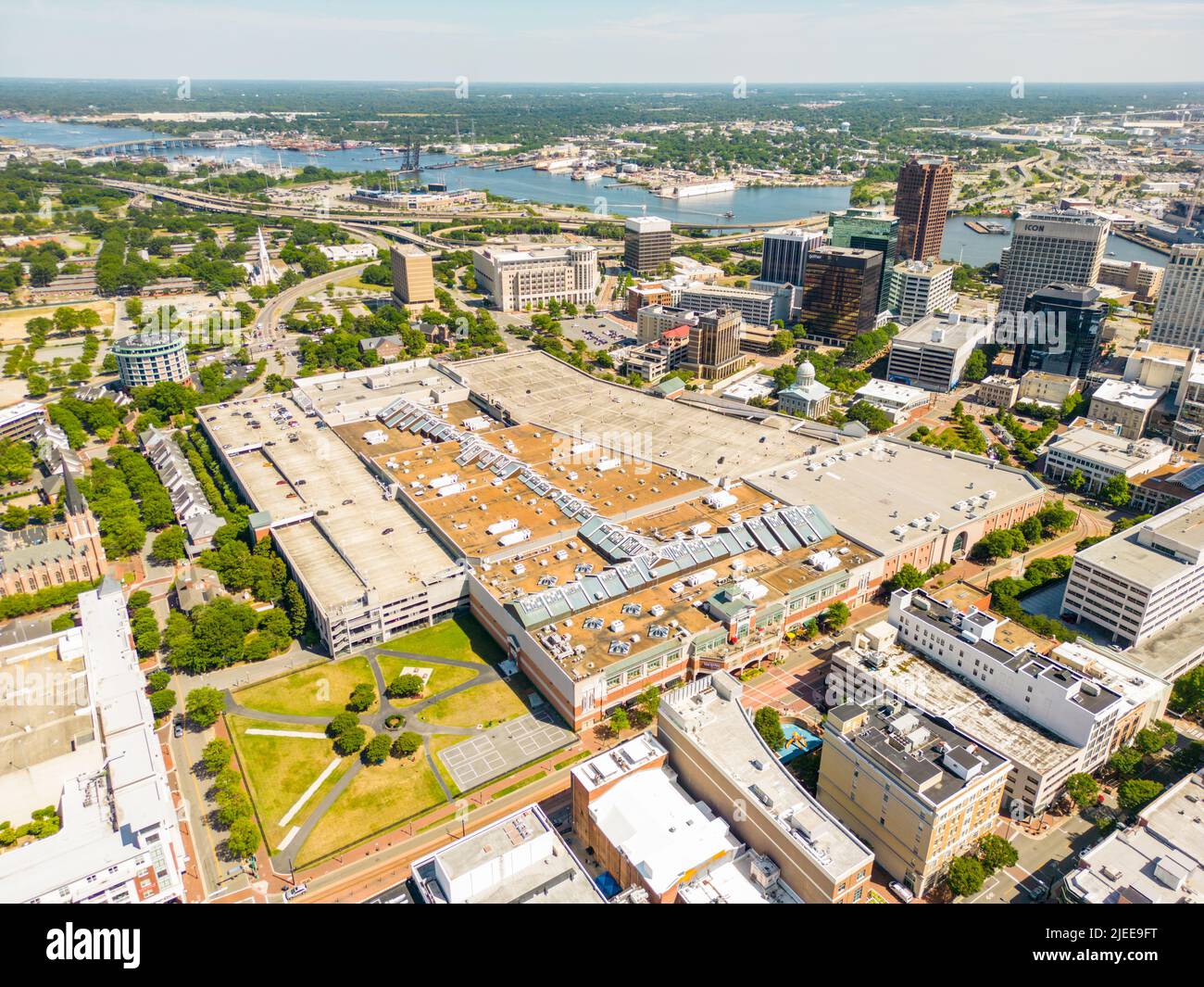 Macarthur center mall va hires stock photography and images Alamy