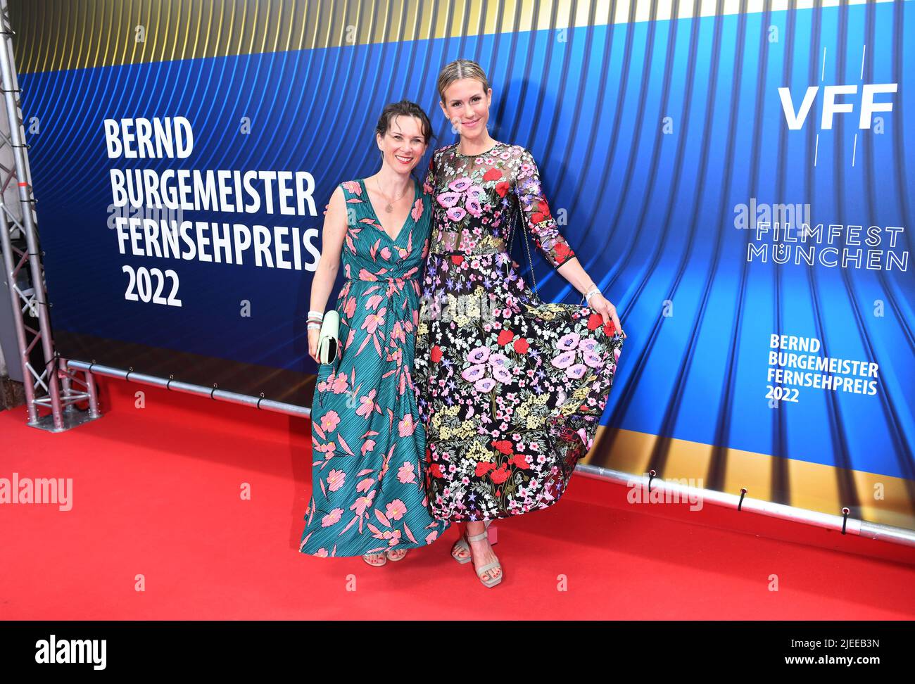 Munich, Germany. 26th June, 2022. Actress Kathrin von Steinburg (l) and Wolke Hegenbarth arrive