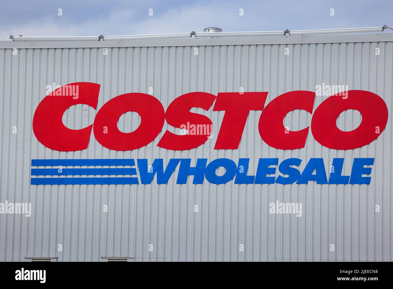 COSTCO Wholesale store banner, storefront. American chain of retail membership-only big-box store offers bulk merchandise. HALIFAX, NOVA SCOTIA, CANADA Stock Photo