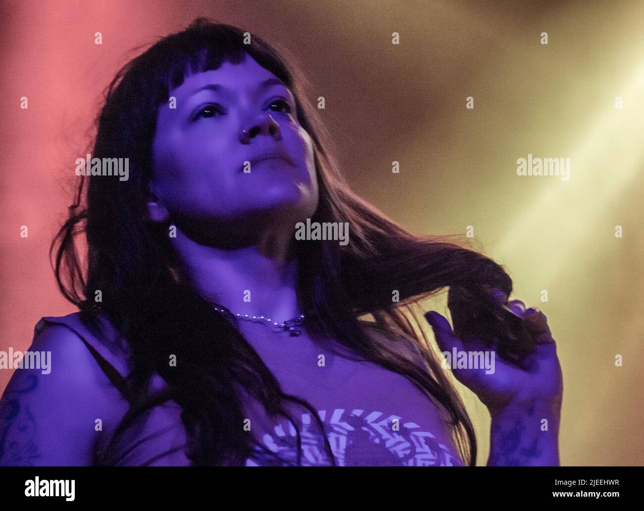 Leeds, UK. 26th June, 2022. Zia McCabe, keyboardist and bass player of The Dandy Warhols, performing live at Stylus in Leeds University. Picture Credit: ernesto rogata/Alamy Live News Stock Photo