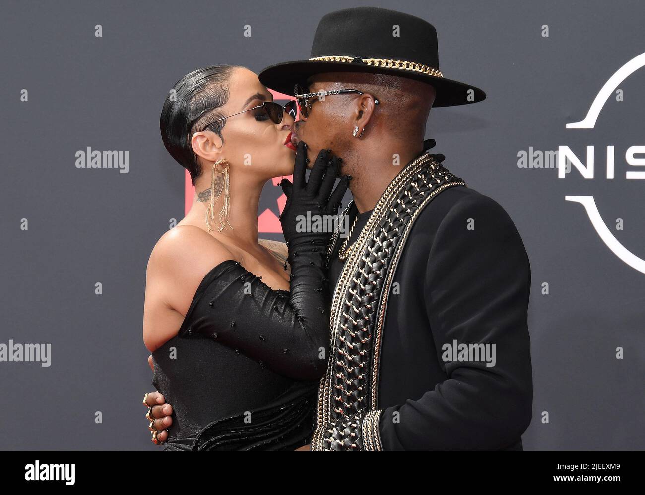 Ne yo and crystal hi-res stock photography and images - Page 2 - Alamy, image size:1300x999