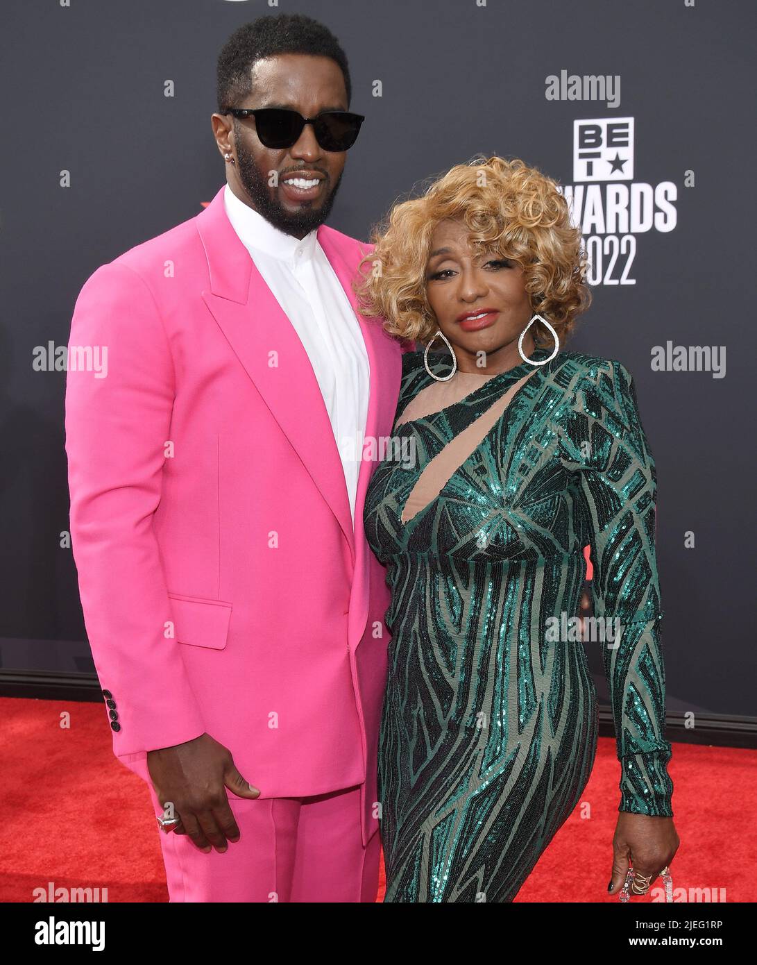 Los Angeles, California, USA. (L R) Sean Diddy Combs and Mom Janice
