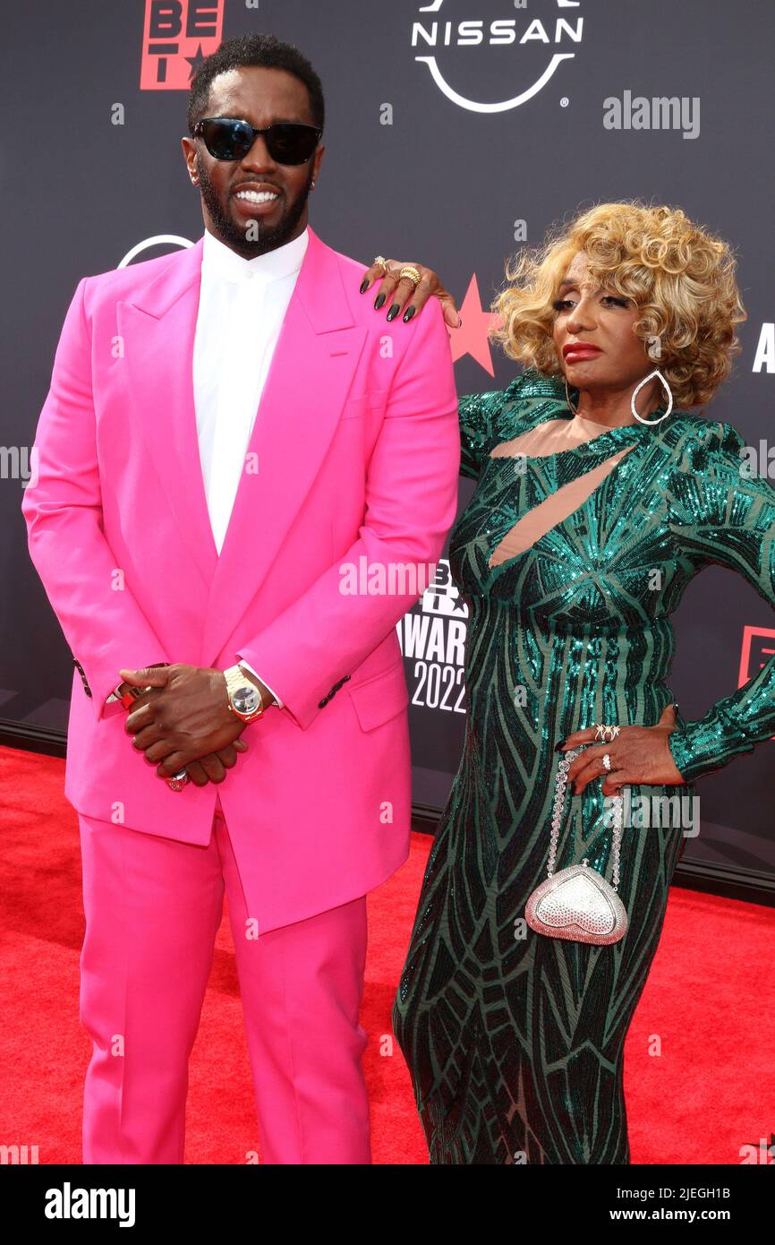 LOS ANGELES - JUN 26:  Sean Combs, mother Janice Combs at the 2022 BET Awards at Microsoft Theater on June 26, 2022 in Los Angeles, CA Stock Photo