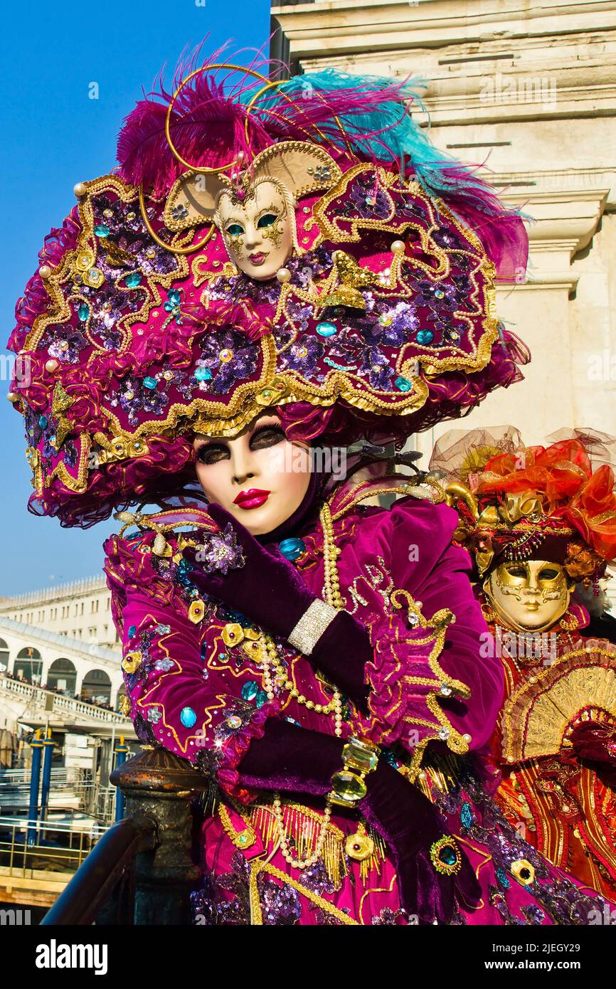 Karneval in der einzigartigen Stadt Vendig in Italien. Venezianische Masken Stock Photo