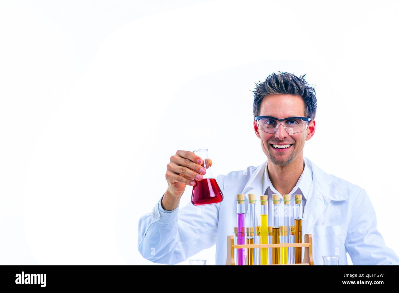 Facharbeiter im Labor, Laborant, Pharmacy, Pharmaunternehmen, Impfstoffhersteller, Impfen, Impfstoff, Covid-19, Corona, Corona-Mutante, Forschung, For Stock Photo