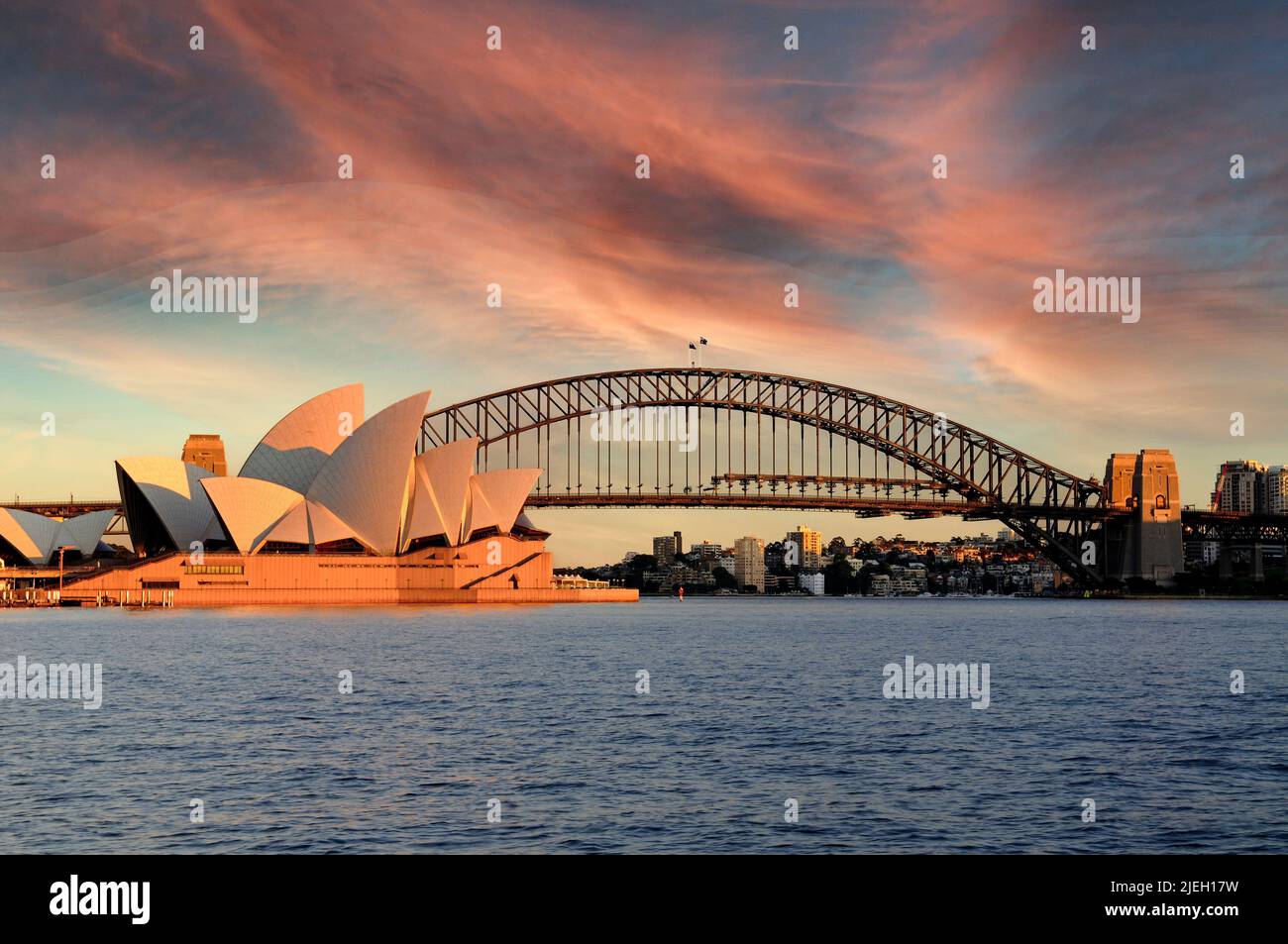 Oper von Sydney von der Harbour Bridge aus gesehen, am frühen Morgen, Sydney, New South Wales, Australien Stock Photo