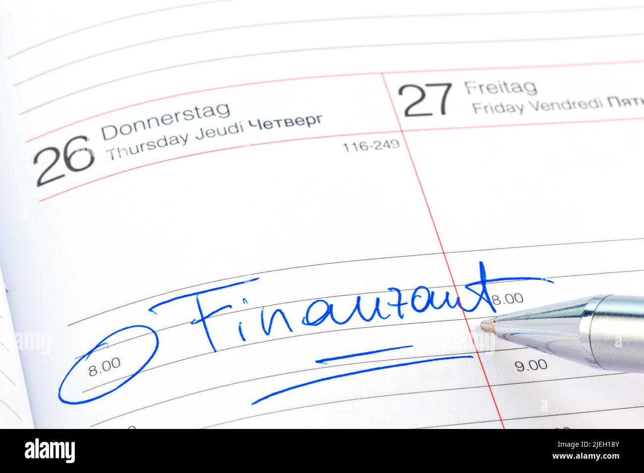 Ein Termin ist in einem Kalender eingetragen: Finanzamt Stock Photo - Alamy