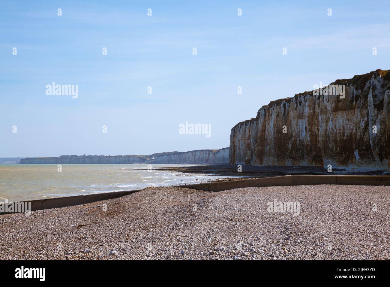 Pebble beach with cliffs at Saint-Valery-en-Caux, Normandië, France ...