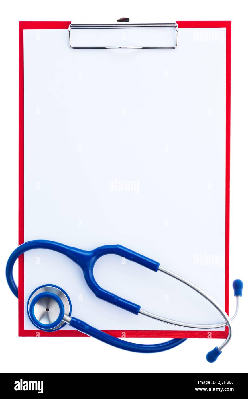 Ein Klemmbrett mit  Papier und einem Stethoskop. Umfrage und Befunde bei einem Arzt. Stock Photo