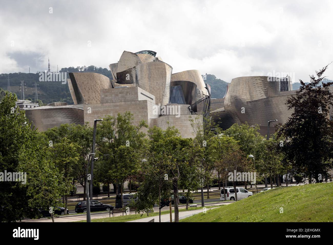 Frank Lehry's Guggenheim Museum in Bilbao Stock Photo