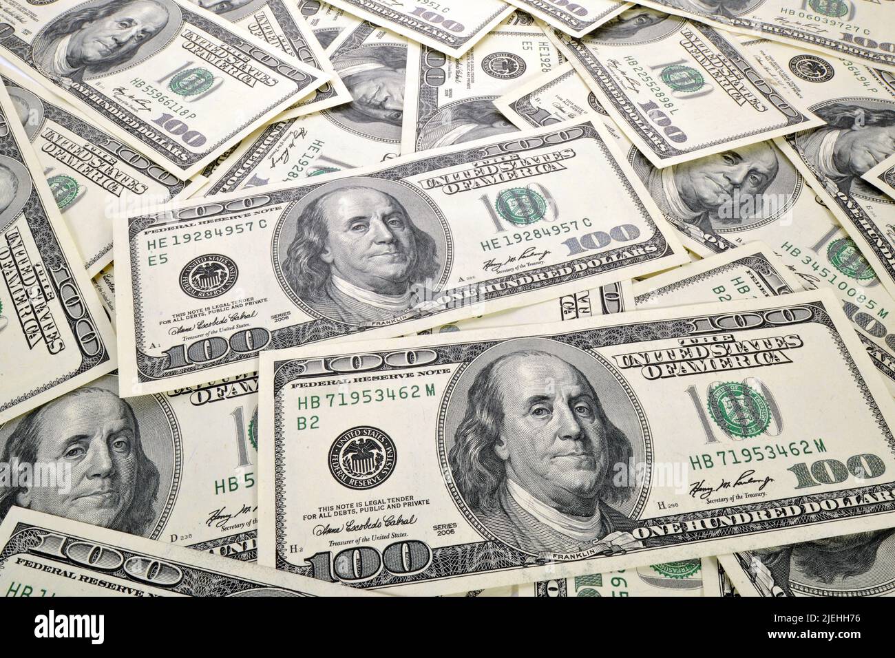 100-Dollar-Banknoten, US-Leitwährung, Zinsanhebung, Inflation, Kursentwicklung, Stock Photo