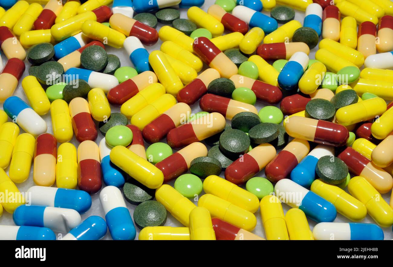Bunte Tabletten, Pillen und Kapseln, Medikamentensucht, Stock Photo