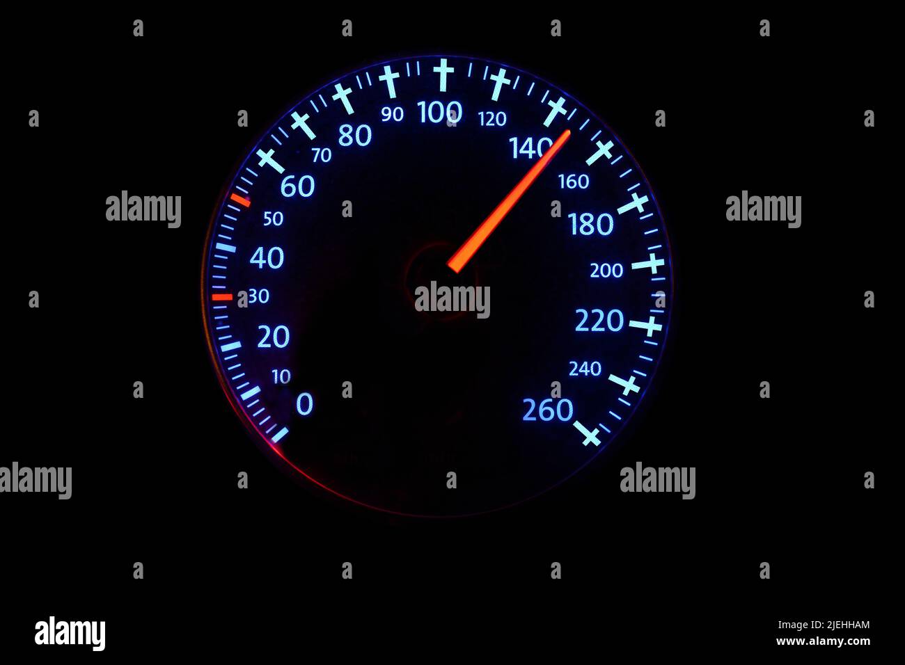 Tachometer mit Geschwindigkeitsanzeige fast 150 km/h, Symbolbild Gefahr durch überhöhte Geschwindigkeit, zu schnelles Fahren, Nachts fahren, Beleuchtu Stock Photo