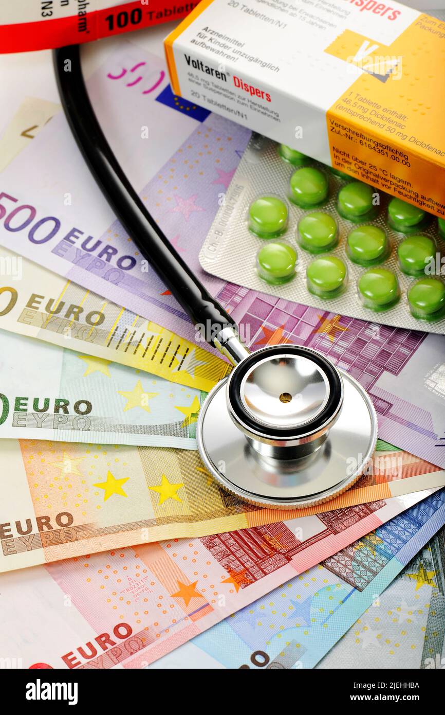 Stethoskop, EURO-Banknoten, Fächer, Symbolbild Kostenexplosion Gesundheitswesen, Arztkosten, Tabletten, Pillen, Medikamente, Stock Photo