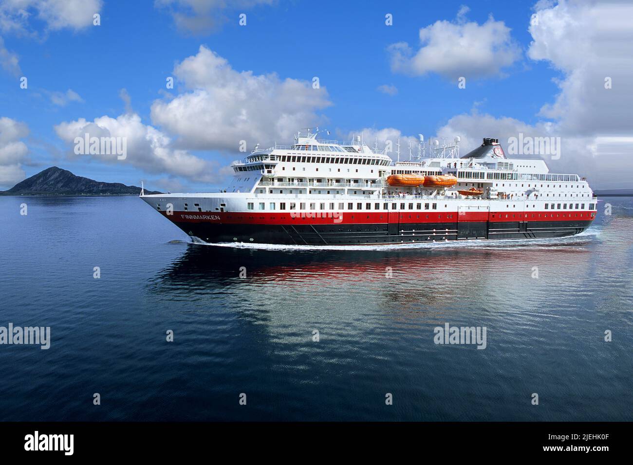 Finnmarken, norwegisches Kreuzfahrtschiff, Die Finnmark, verkehrt in der Grenzregion. zwischen Norwegen - Finnland und Schweden, innen im Art-Deco-Sti Stock Photo