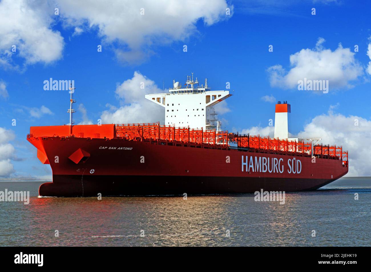 Unbeladener Cap San Antonio Frachtschiff auf der Elbe, Reederei Hamburg Süd, Containerschiff, ohne Ladung, Leerfahrt, Container, Stock Photo