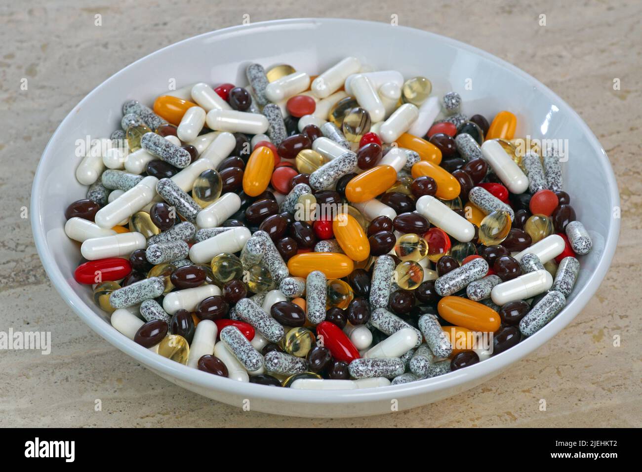 Viele verschiedene Tabletten, Tablettensucht, süchtig, Stock Photo