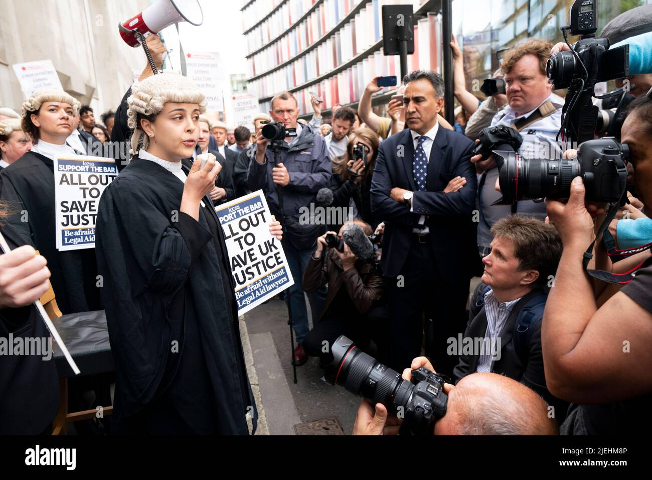 Criminal Barrister Alejandra Llorente Tascon speaks outside the Old Bailey, central London, where criminal barristers from the Criminal Bar Association (CBA), which represents barristers in England and Wales, take part in the first of several days of court walkouts by CBA members in a row over legal aid funding. Picture date: Monday June 27, 2022. Stock Photo