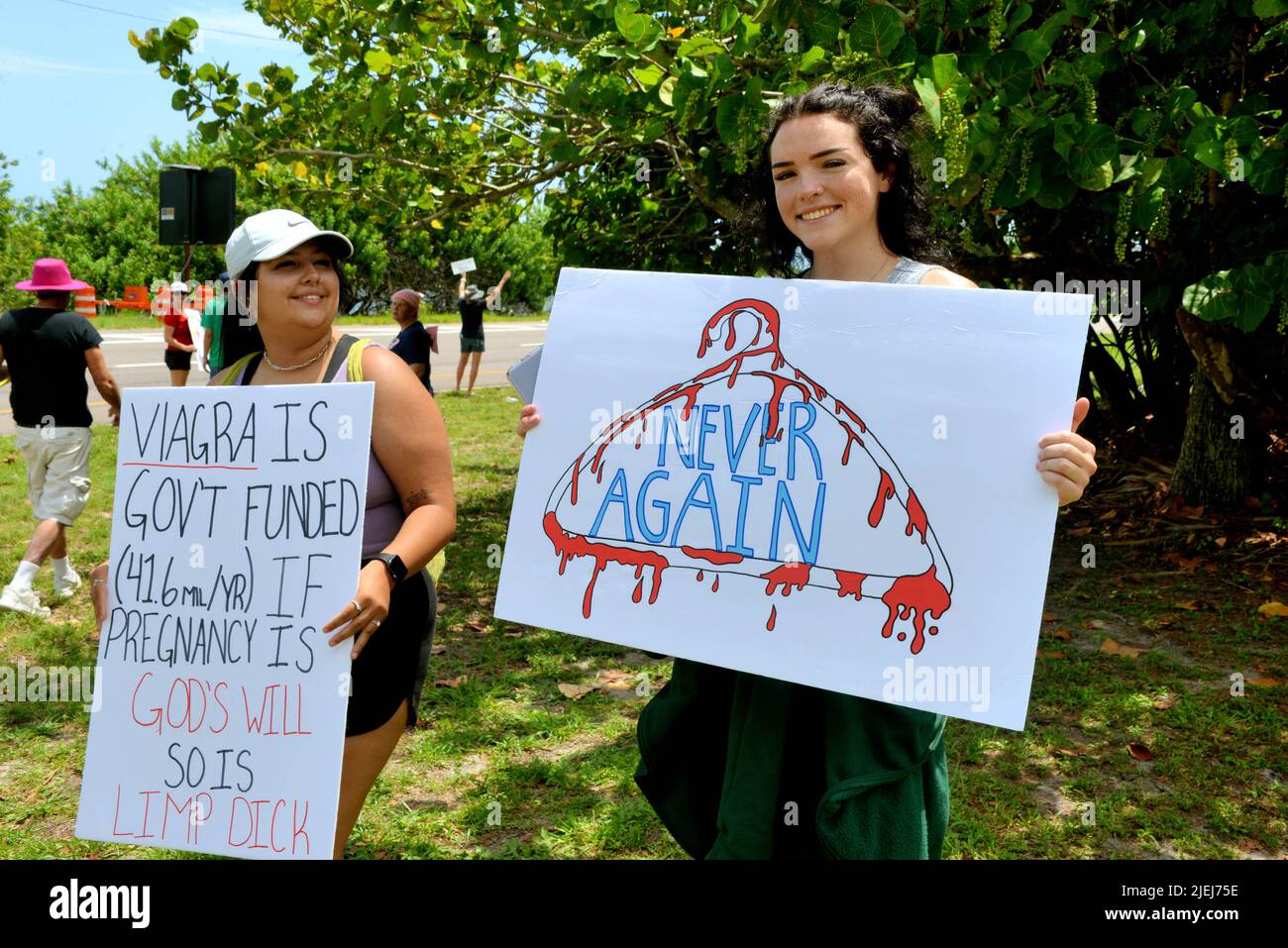 Melbourne, Brevard County, Florida, USA. June 26, 2022. Protesters against the Supreme Court of the Unites States (SCOTUS) decision to overturn Roe v. Wade gathered on the Eau Gallie Causeway FOR a women's rally for reproductive rights and people with uteruses! Credit: Julian Leek/Alamy Live News Stock Photo