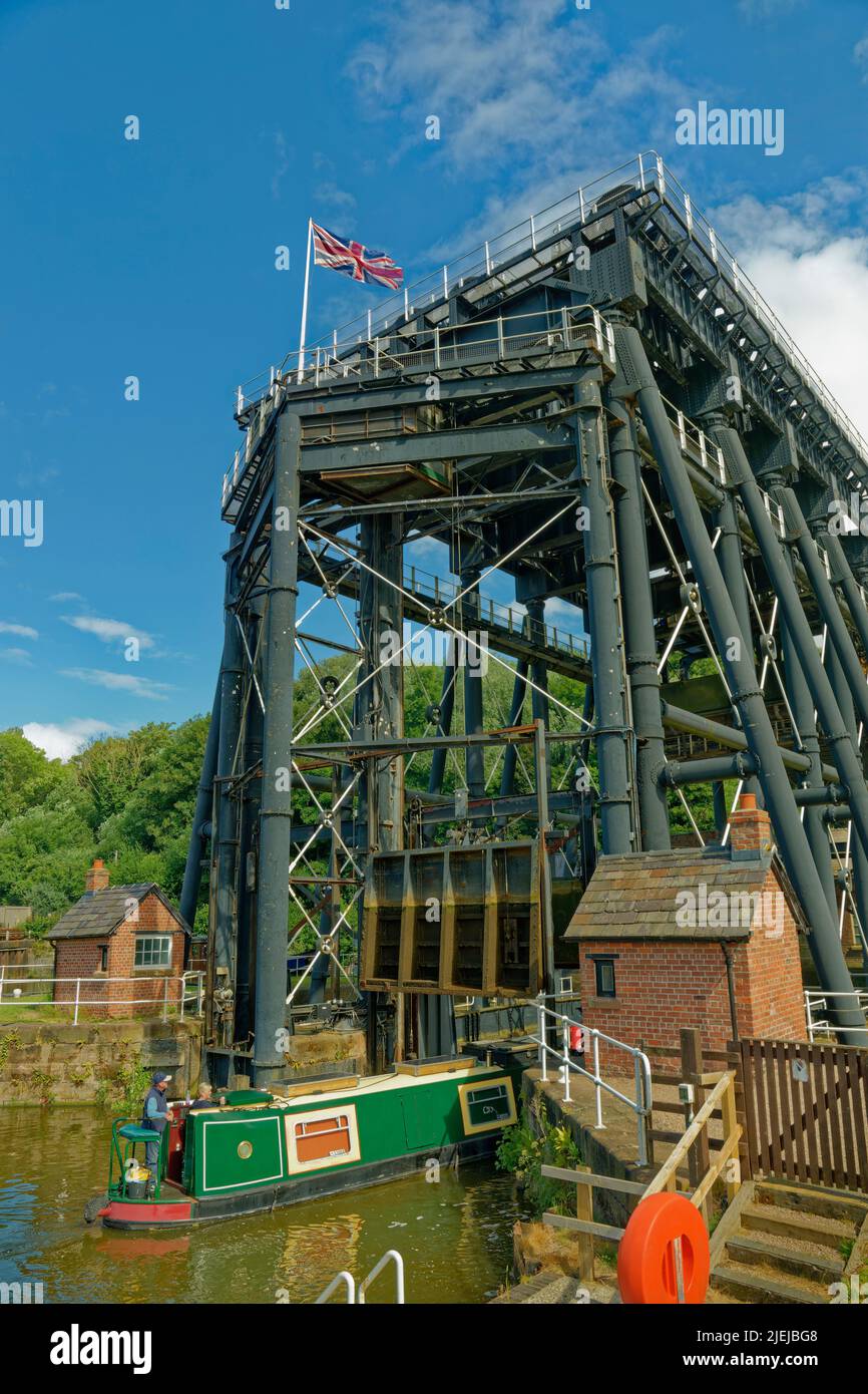 The Anderton Boat lift at Anderton near Northwich in Cheshire, England transfers boats & barges between the River Weaver and the Trent & Mersey canal. Stock Photo