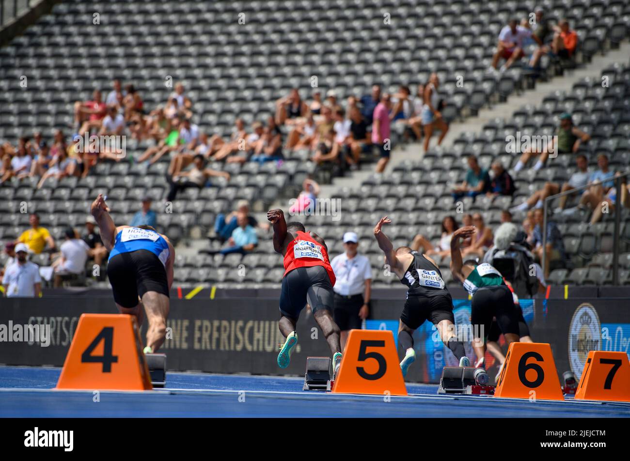 Feature, start, action, men's 200m semifinals on June 26th, 2022