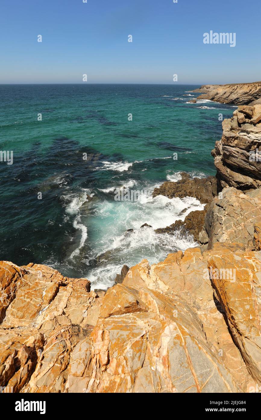 Rock rocky cliff hi-res stock photography and images - Alamy