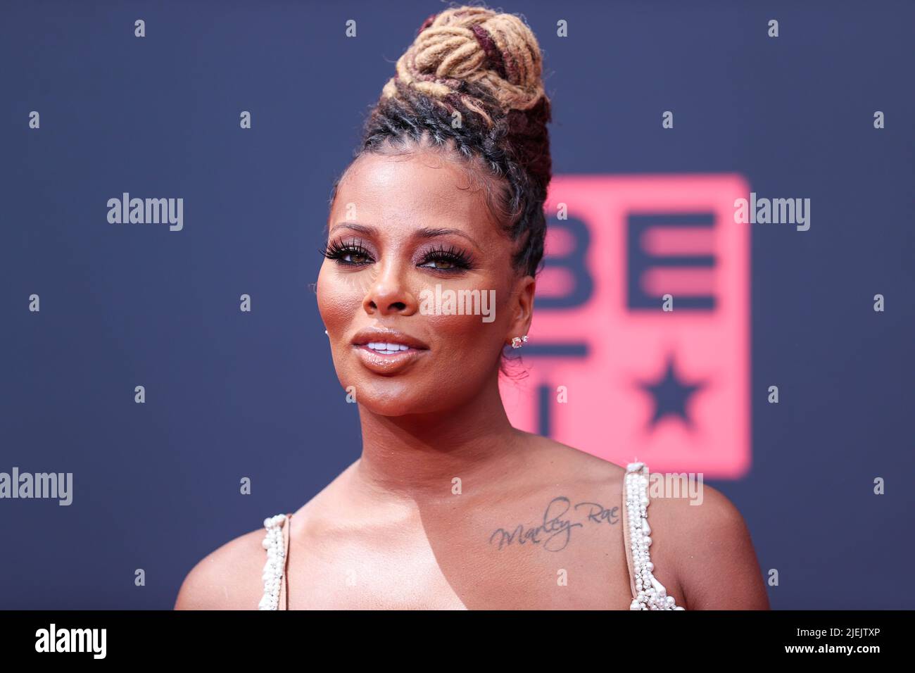 LOS ANGELES, CALIFORNIA, USA - JUNE 26: American actress Eva Marcille wearing a Yousef Aljasmi dress and Gianvito Rossi shoes arrives at the BET Awards 2022 held at Microsoft Theater at L.A. Live on June 26, 2022 in Los Angeles, California, United States. (Photo by Xavier Collin/Image Press Agency) Credit: Image Press Agency/Alamy Live News Stock Photo