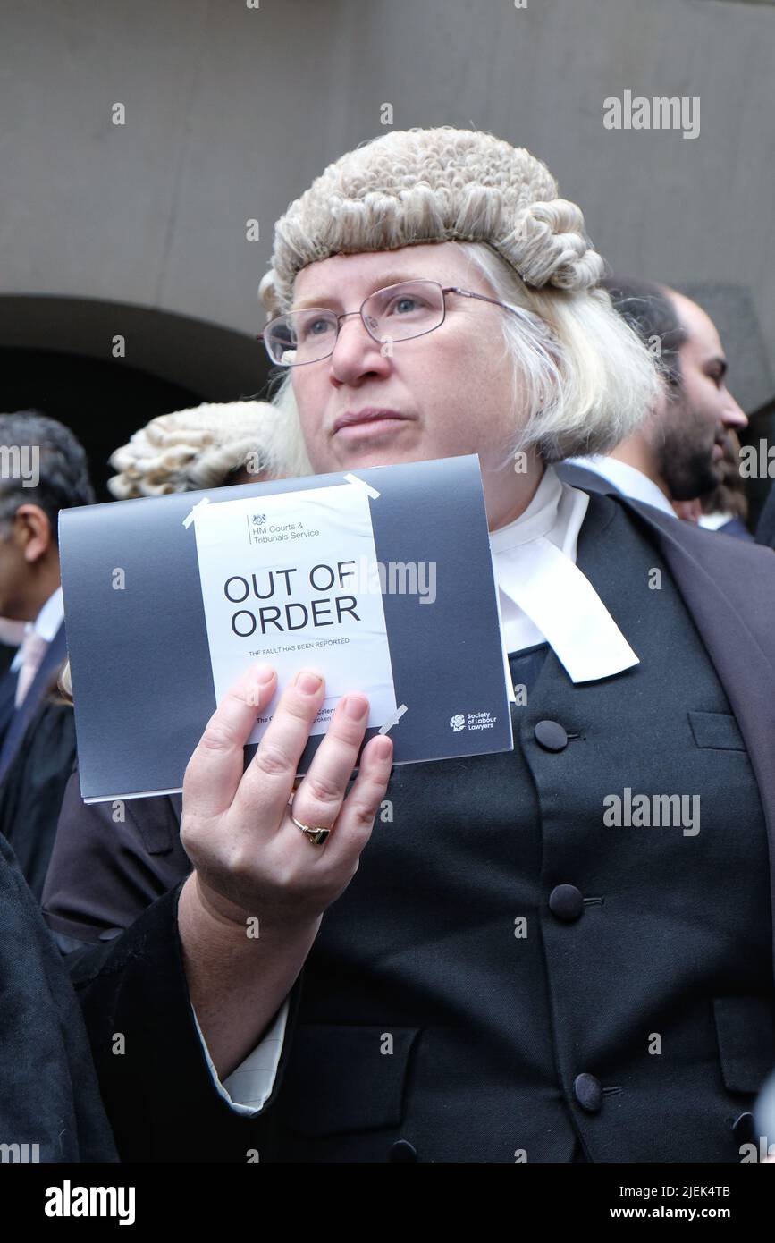 London, UK, 27th June, 2022. Criminal barristers across England and Wales begin strike action over legal aid payments. Hundreds of barristers and solicitors joined the picket outside the Central Criminal Court, also known as the Old Bailey in strike action today and tomorrow this week.   Credit: Eleventh Hour Photography/Alamy Live News Stock Photo