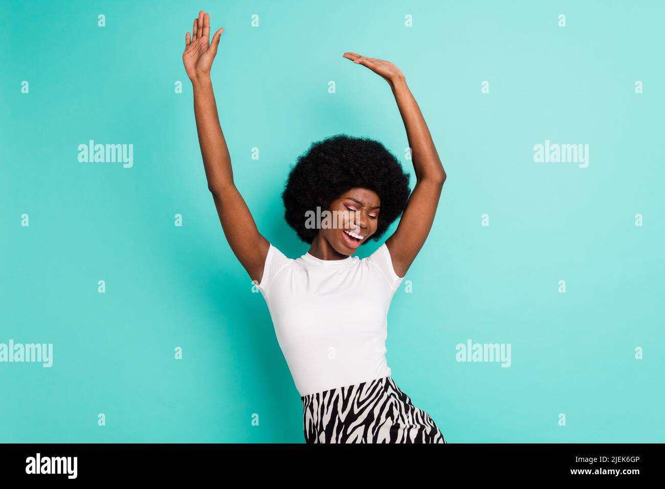 Student dance party hi-res stock photography and images - Page 49 - Alamy