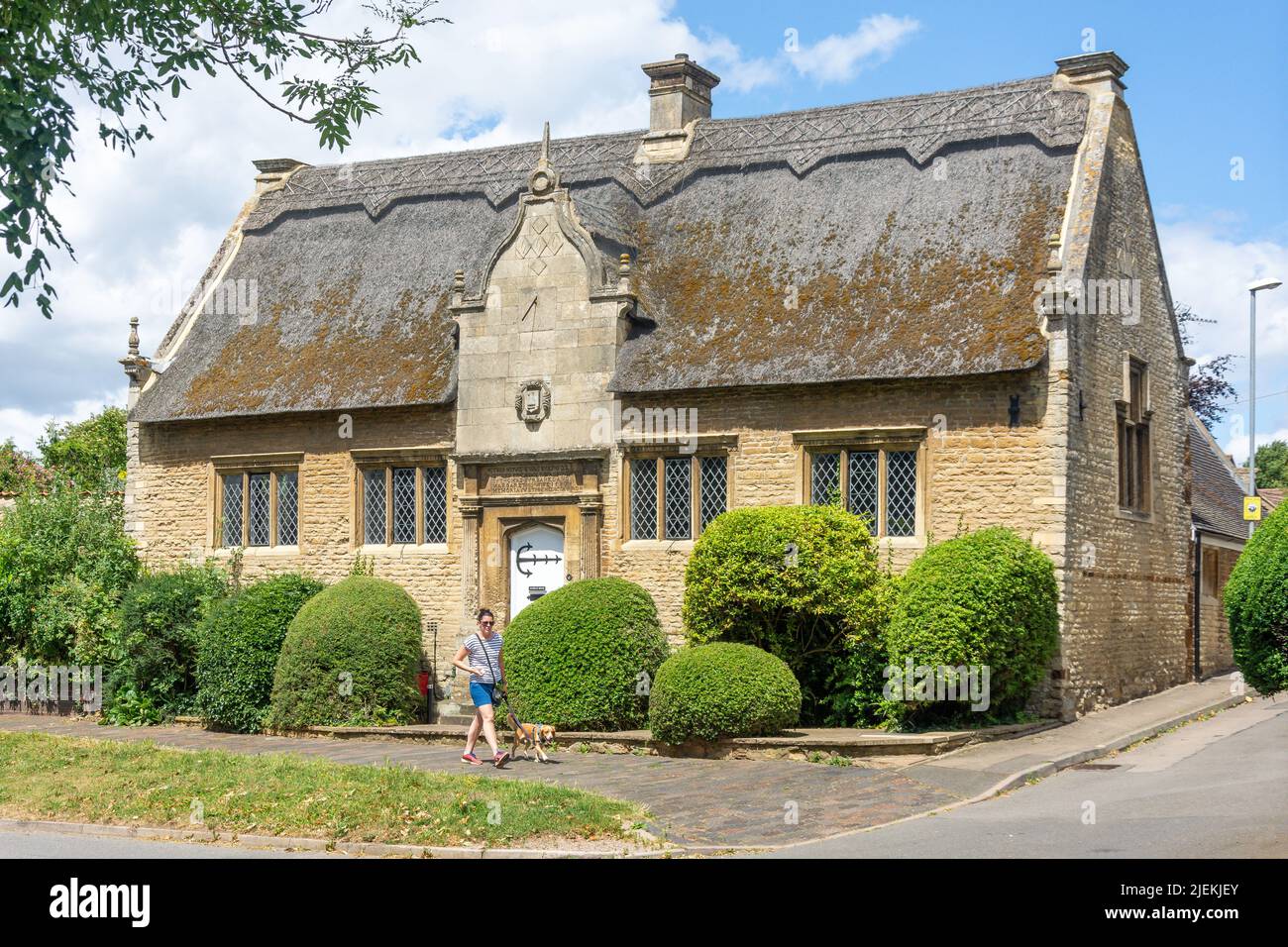 Period thatched cottage, Church Street, Burton Latimer