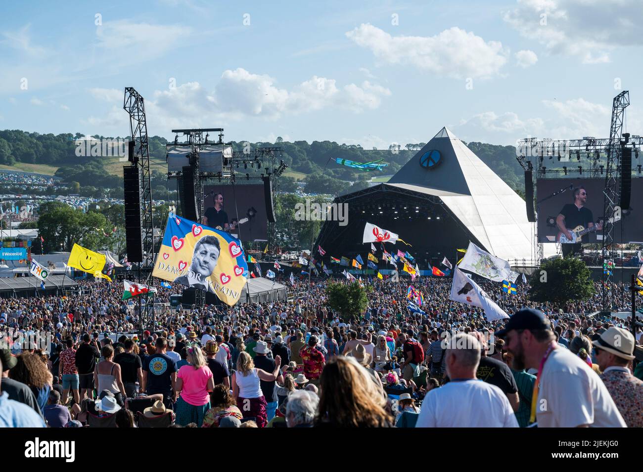 Glastonbury, UK. 26th June 2022.  View of the Pyramid Stage during Elbow’s performance at Glastonbury Festival, at Worthy Farm in Somerset. Picture date: Sunday June 26, 2022. Photo credit should read: David Jensen/Empics/Alamy Live News Stock Photo