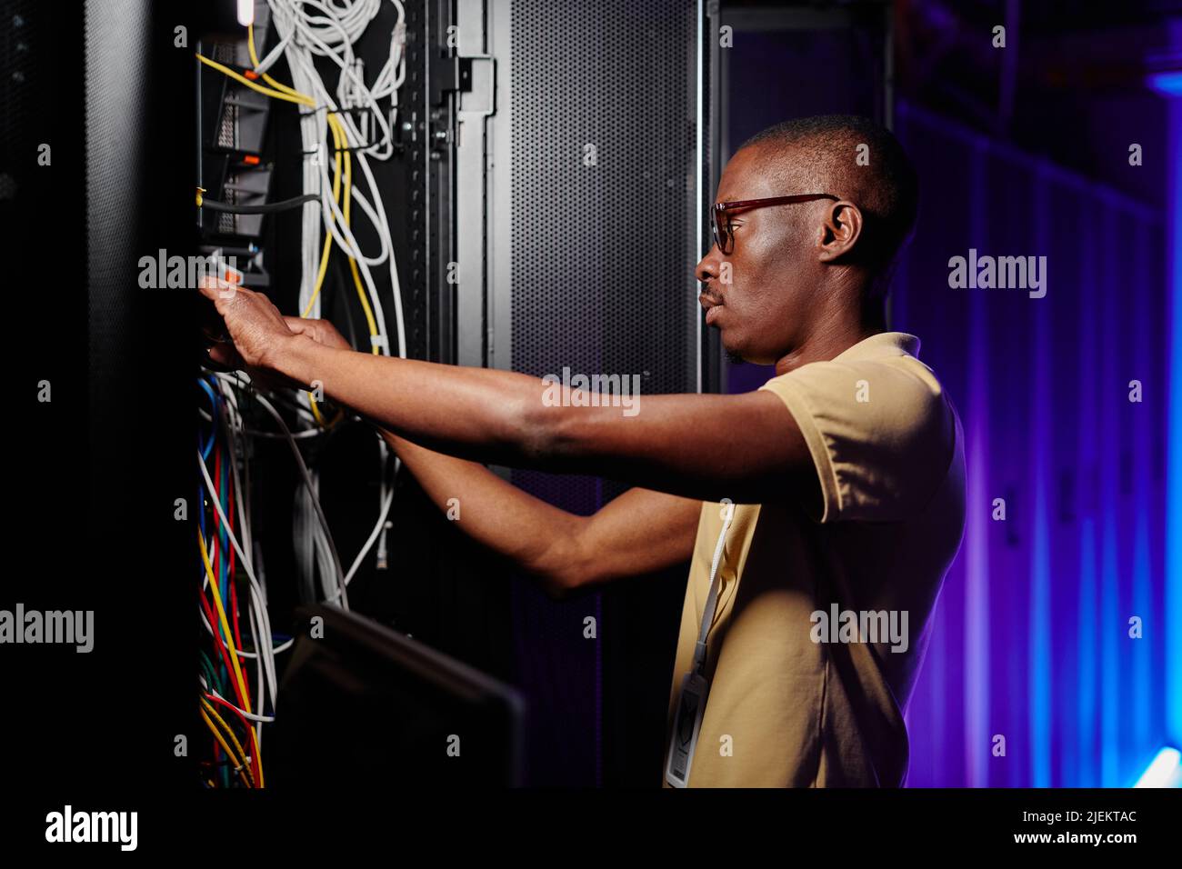 African american admin in data hi-res stock photography and images - Alamy