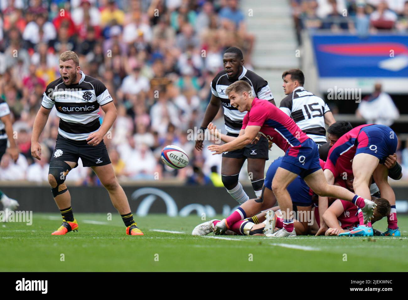 England scrum half Harry Randall passes from a ruck during the England -V- Barbarians match at Twickenham Stadium, Middlesex, England on 19/06/2022 by (Steve Flynn/IOS) Stock Photo