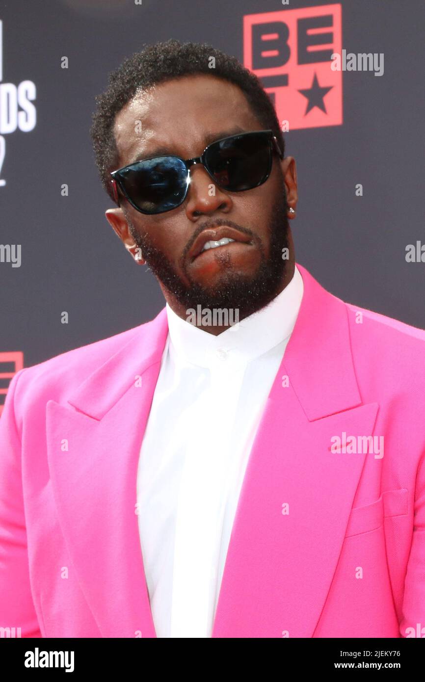 Los Angeles, USA. 26th June, 2022. Sean Combs, mother Janice Combs at the 2022 BET Awards at Microsoft Theater on June 26, 2022 in Los Angeles, CA (Photo by Katrina Jordan/Sipa USA) Credit: Sipa USA/Alamy Live News Stock Photo