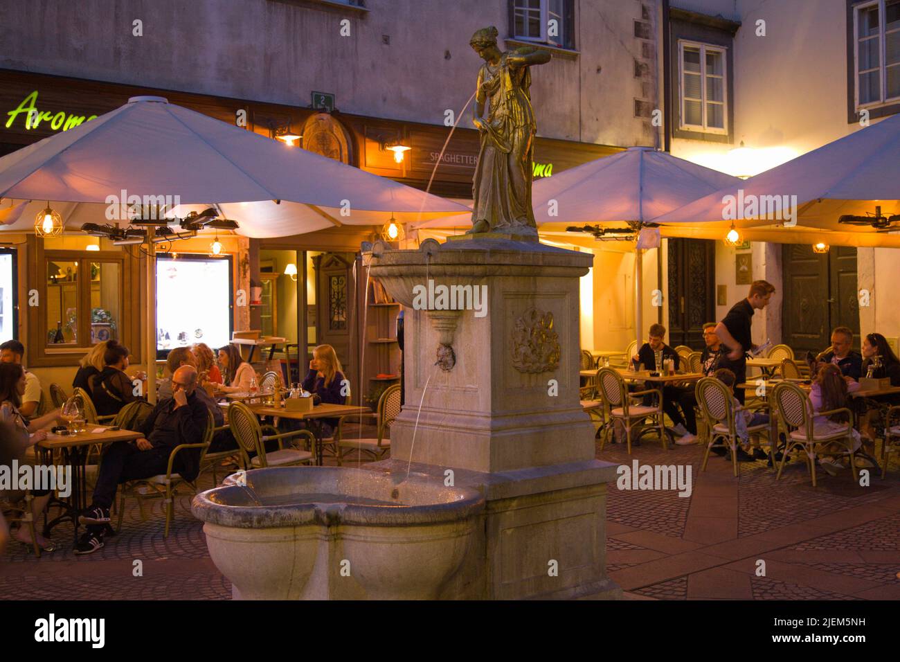 Slovenia, Ljubljana, Ribji Trg, fish market, fountain, restaurant, Stock Photo