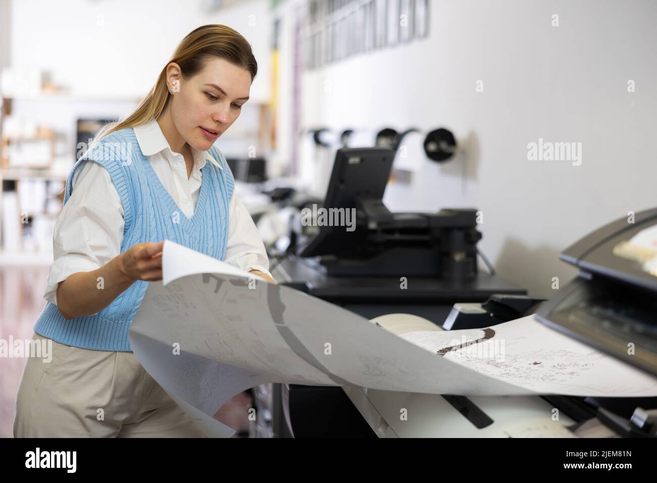 Large map printing machine hi-res stock photography and images - Alamy