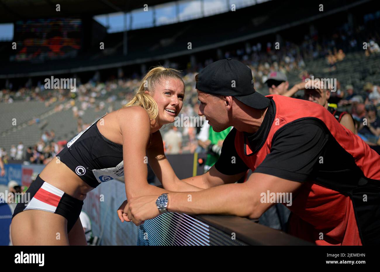 Alica SCHMIDT (SCC Berlin/ 3rd place) exhausted at the finish, women's