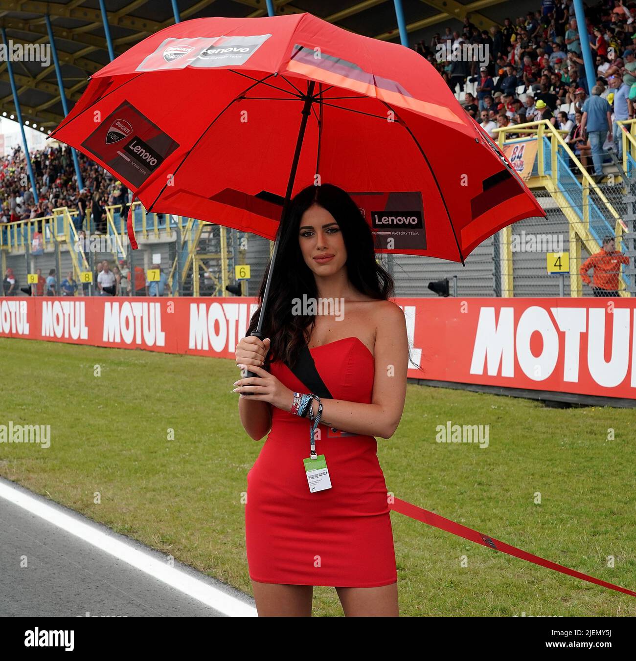 Grid girls hi-res stock photography and images - Page 13 - Alamy