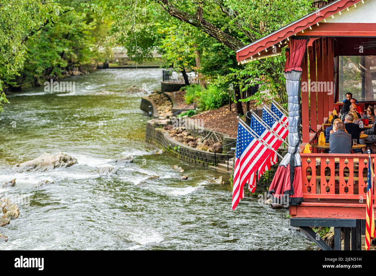 Riverfront angle hires stock photography and images Alamy