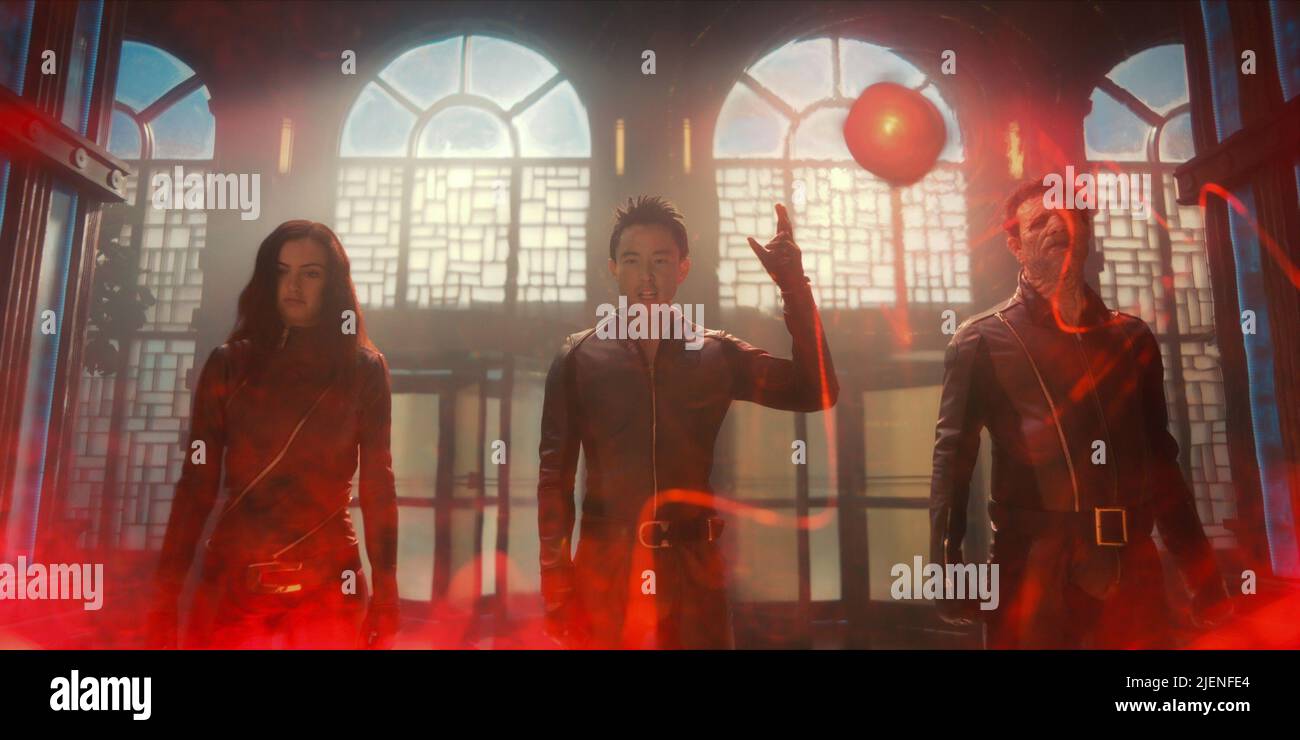 THE UMBRELLA ACADEMY, from left: Cazzie David, Justin H. Min, Jake
