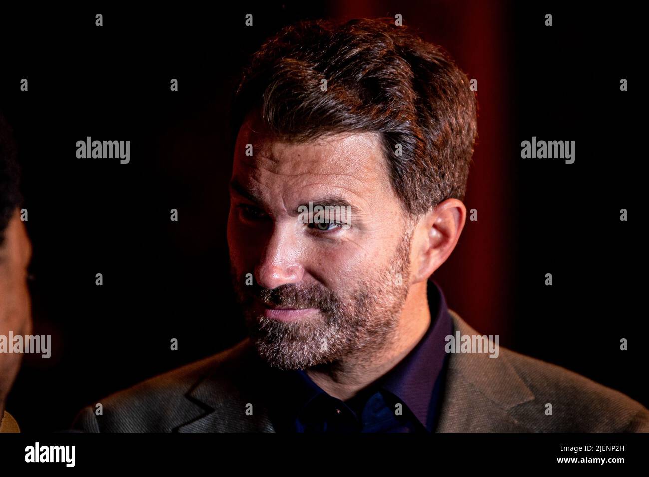 June 27, 2022, New York, NY, New York, NY, United States: NEW YORK, NY - JUNE 27: Eddie Hearn addresses the media at the NYC Press Conference ahead of the September 17th bout at T-Mobile arena between Saul Canelo Alvarez and Gennady ''˜GGG' Golovkin on June 27, 2022, in New York, NY, United States. (Credit Image: © Matt Davies/PX Imagens via ZUMA Press Wire) Stock Photo