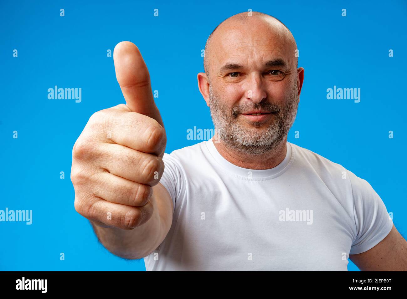 Employee doing thumbs up hi-res stock photography and images - Alamy