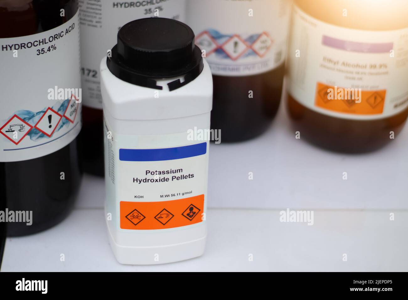 potassium hydroxide pellets, laboratory chemicals and hazards Stock