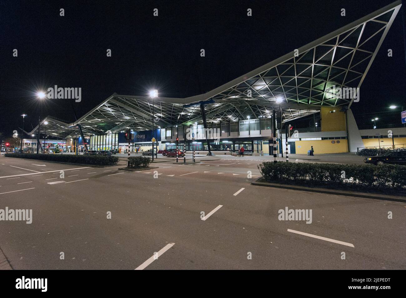 Centraal Station Tilburg Des Nachts Stock Photo - Alamy