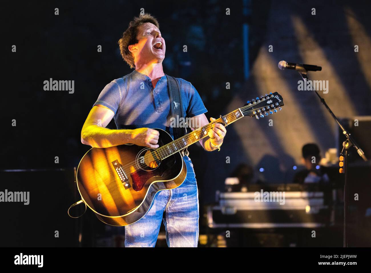 Anfiteatro del Vittoriale Italy 27 June 2022 James Blunt - Gardone Riviera garda lake - live in Brescia © Andrea Ripamonti / Alamy Stock Photo