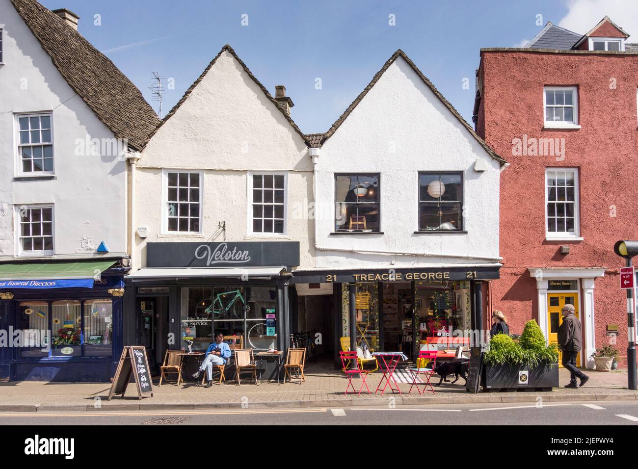 Pavement cafes in Tetbury, Gloucestershire, UK Stock Photo