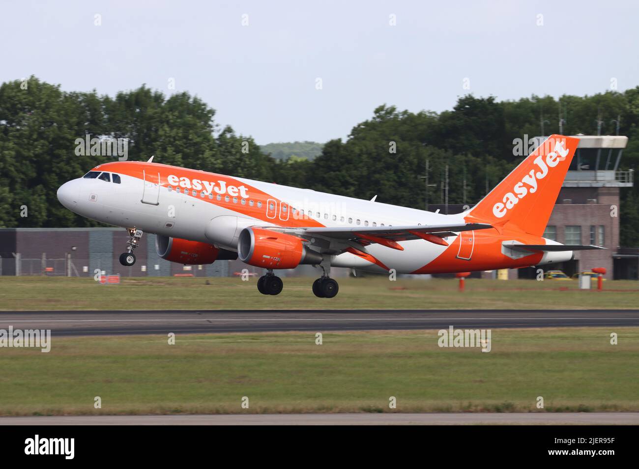 Easyjet, Airbus A319 G-EZGH, leaving Stansted Airport, Essex, UK Stock Photo