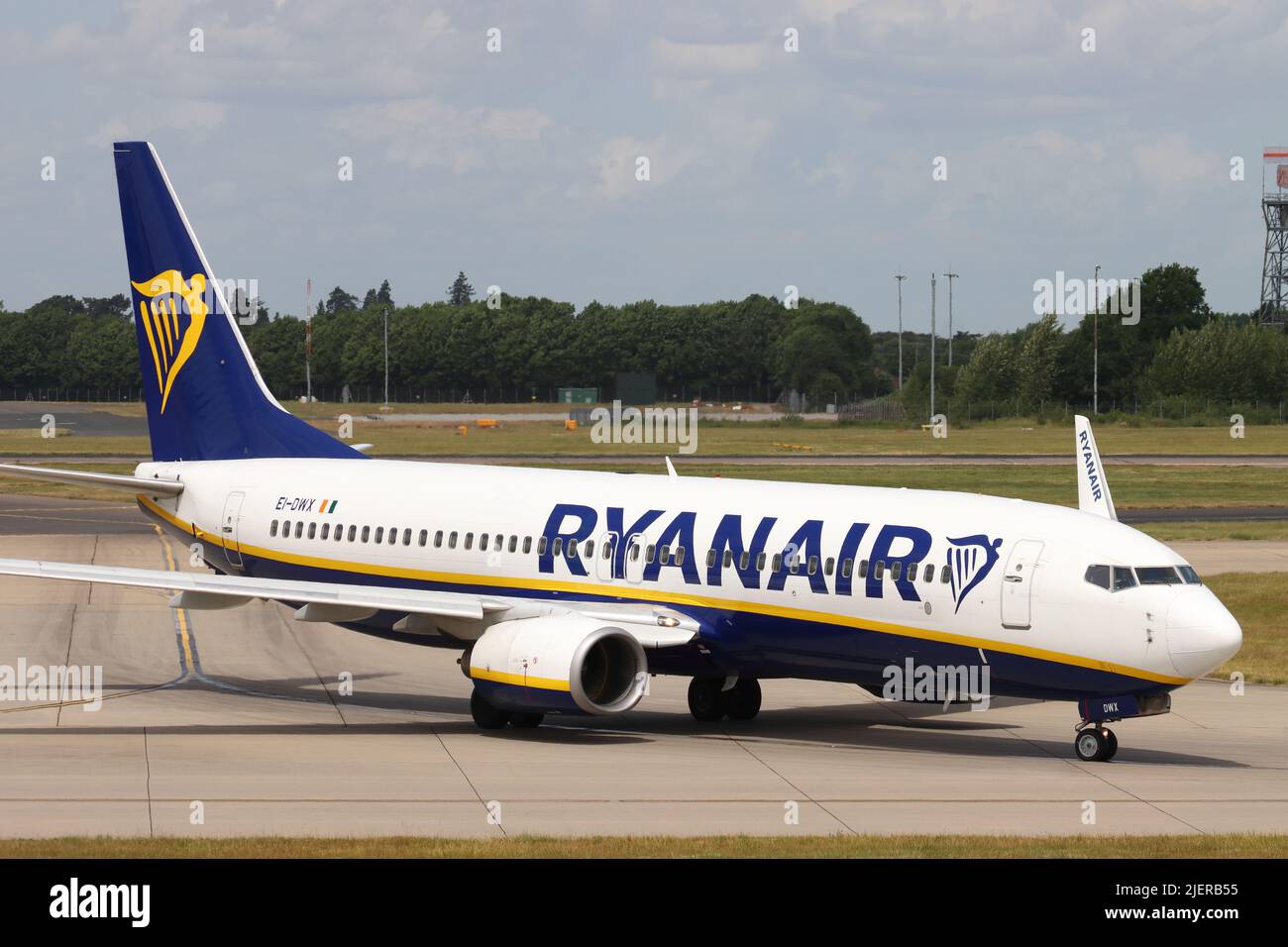 Ryanair, Boeing 737, EI-DWX arriving at Stansted Airport, Essex, UK Stock Photo
