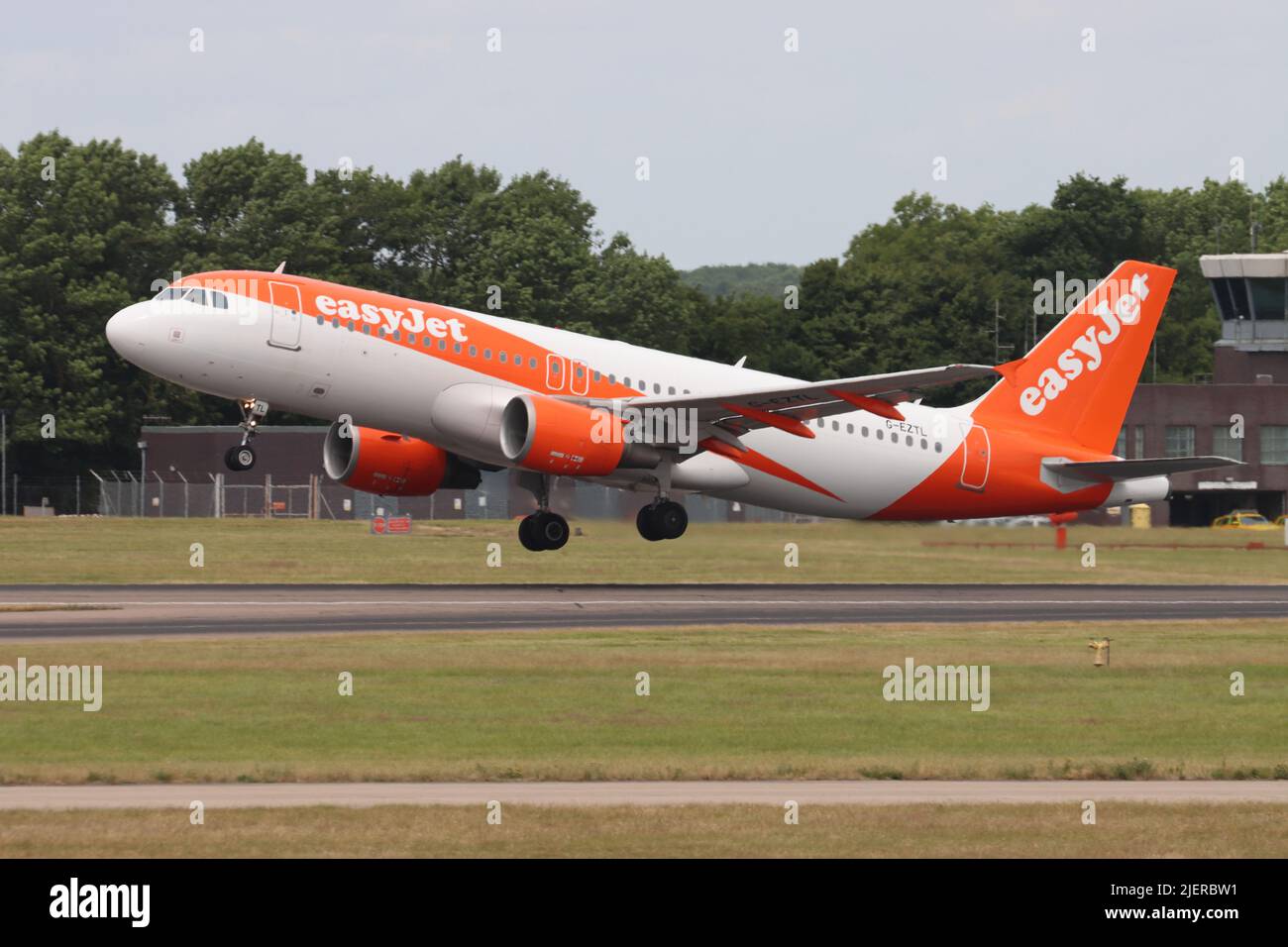 Easyjet, G-EZTL Airbus A320, departing Stansted Airport, Essex, UK Stock Photo