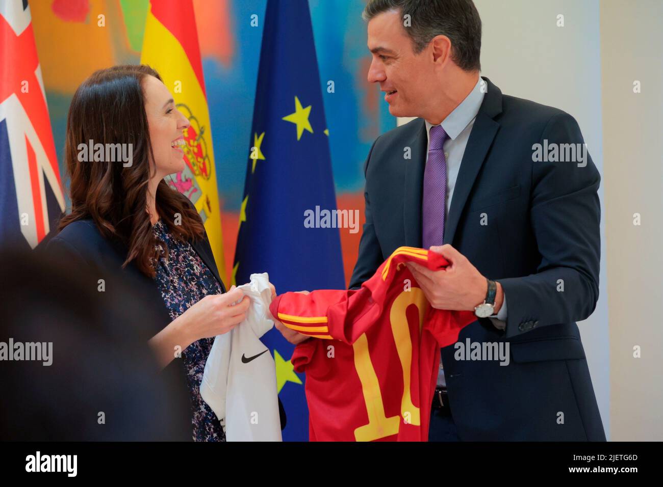 Madrid, Spain, 28.06.2022.- Pedro Sánchez and Jacinda Ardern show the jerseys of their soccer teams. President of the Government Spanish Pedro Sánchez, receives the Prime Minister of New Zealand, Jacinda Ardern, at Palacio de La Moncloa within the activities of the NATO Summit that takes place in Madrid, Spain from June 28 to 30, 2022. Photo: Juan Carlos Rojas Stock Photo
